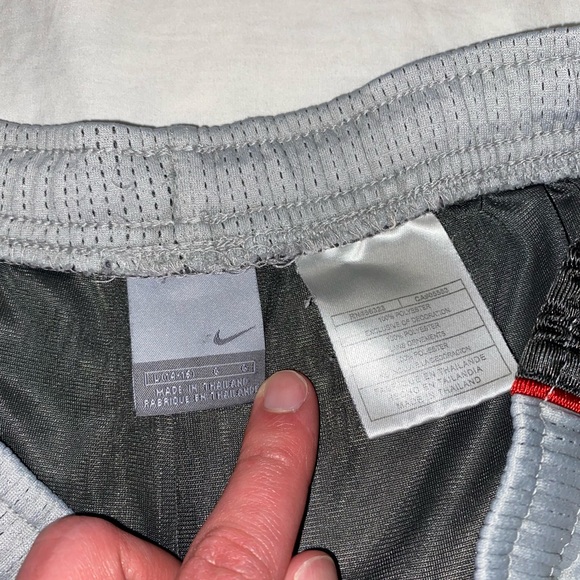 Rare Retro Y2K Embroidered Nike Basketball Shorts - Picture 4 of 5